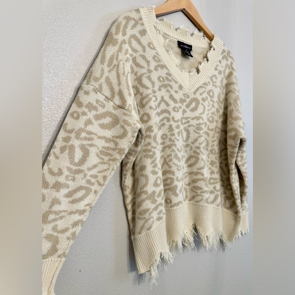 Sweater with fringe size 1X - Picture 2 of 7